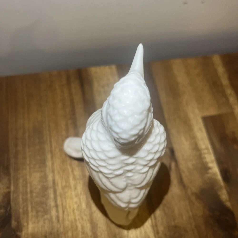 Vintage Hummingbird at Rest Figurine, Glossy White Porcelain Bird 5.5' Cottage